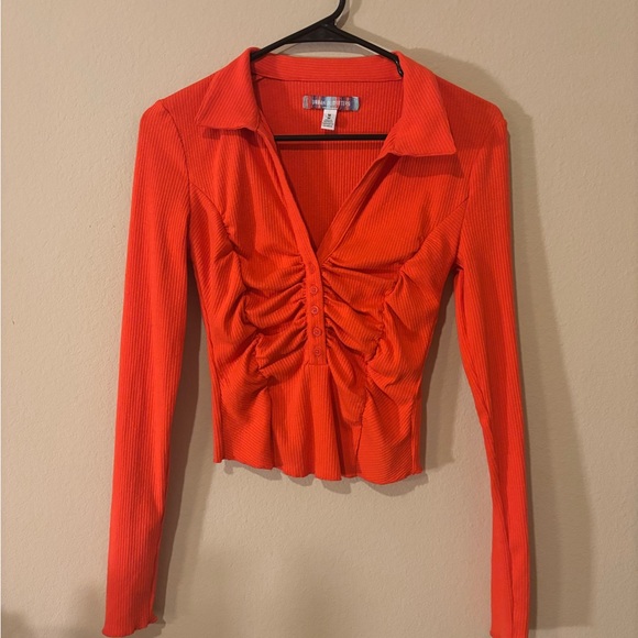 UO Ruched Crop Long Sleeve Shirt - Red/Coral - Picture 3 of 7